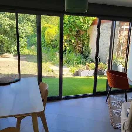 Plain-pied - Centre - Jardin Au Calme *